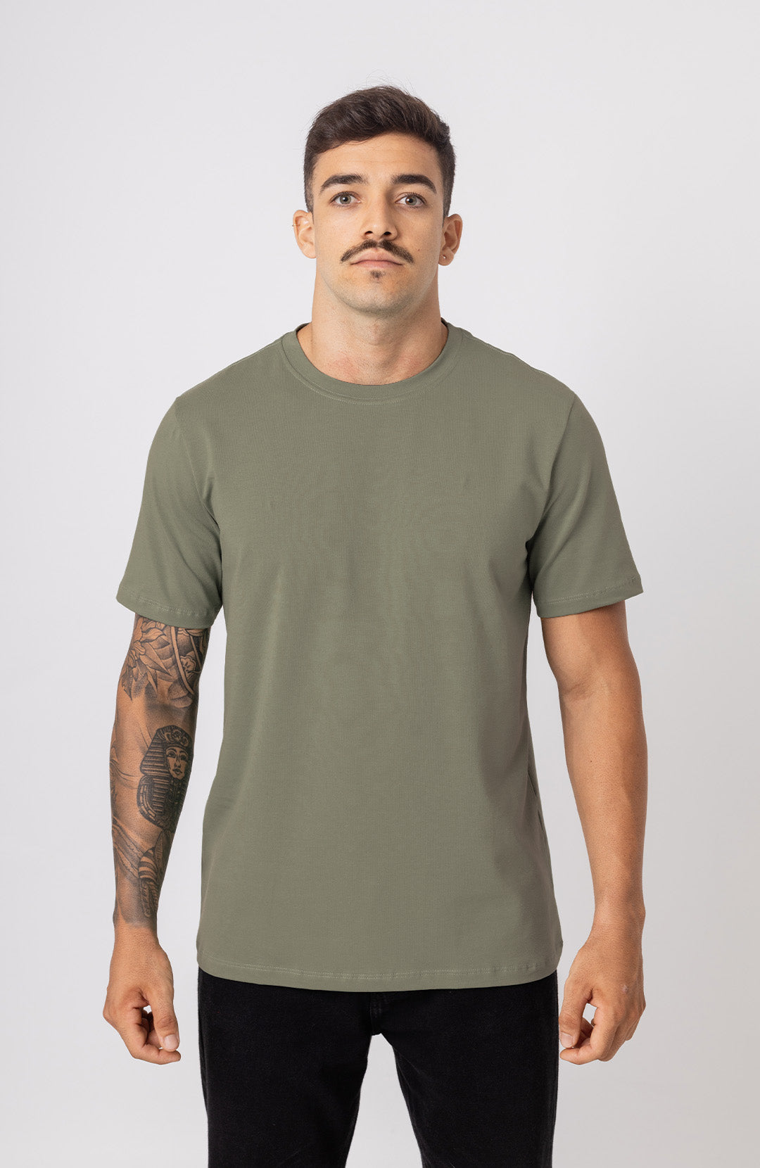 Camiseta Bázica Regular masculina verde oliva Bázico, algodão Powerful com caimento clássico #Cor_Verde Oliva